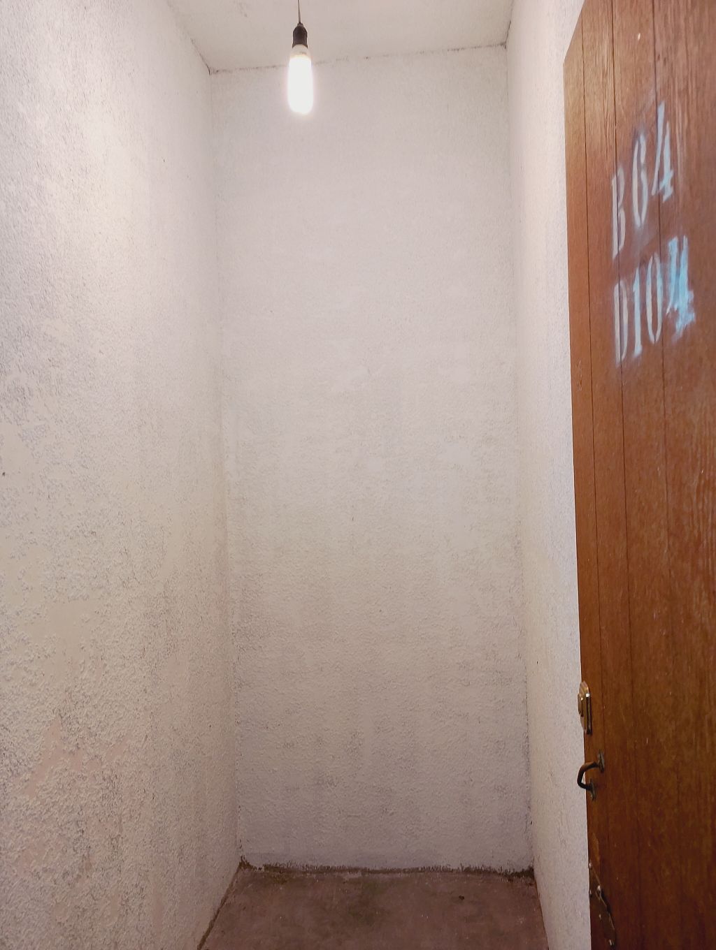 Arriendo excelente bodega , en edificio